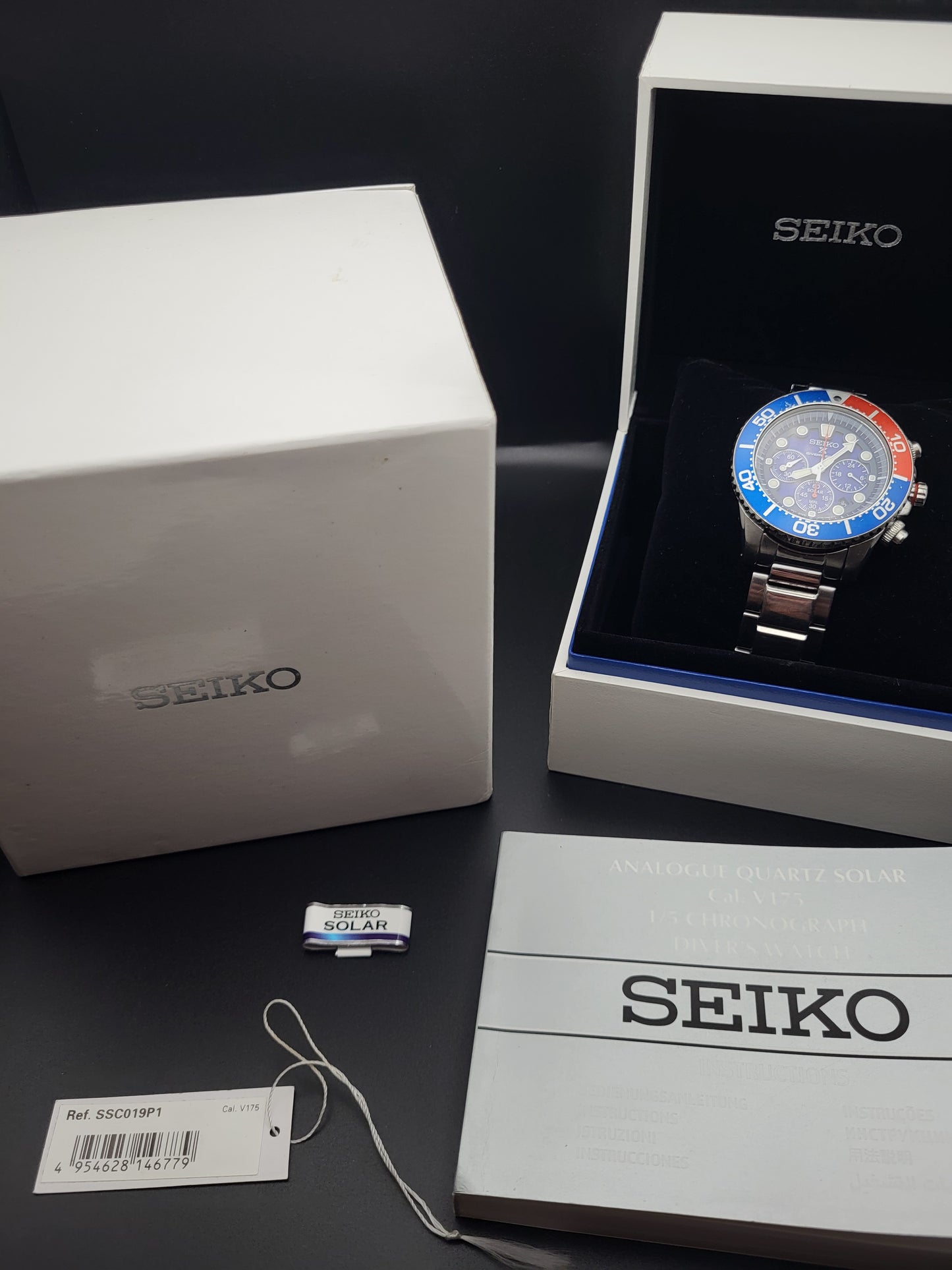 Seiko SSC663 - V175-0AD0 - Solar Duiker - Full Set - Red Robin Watches