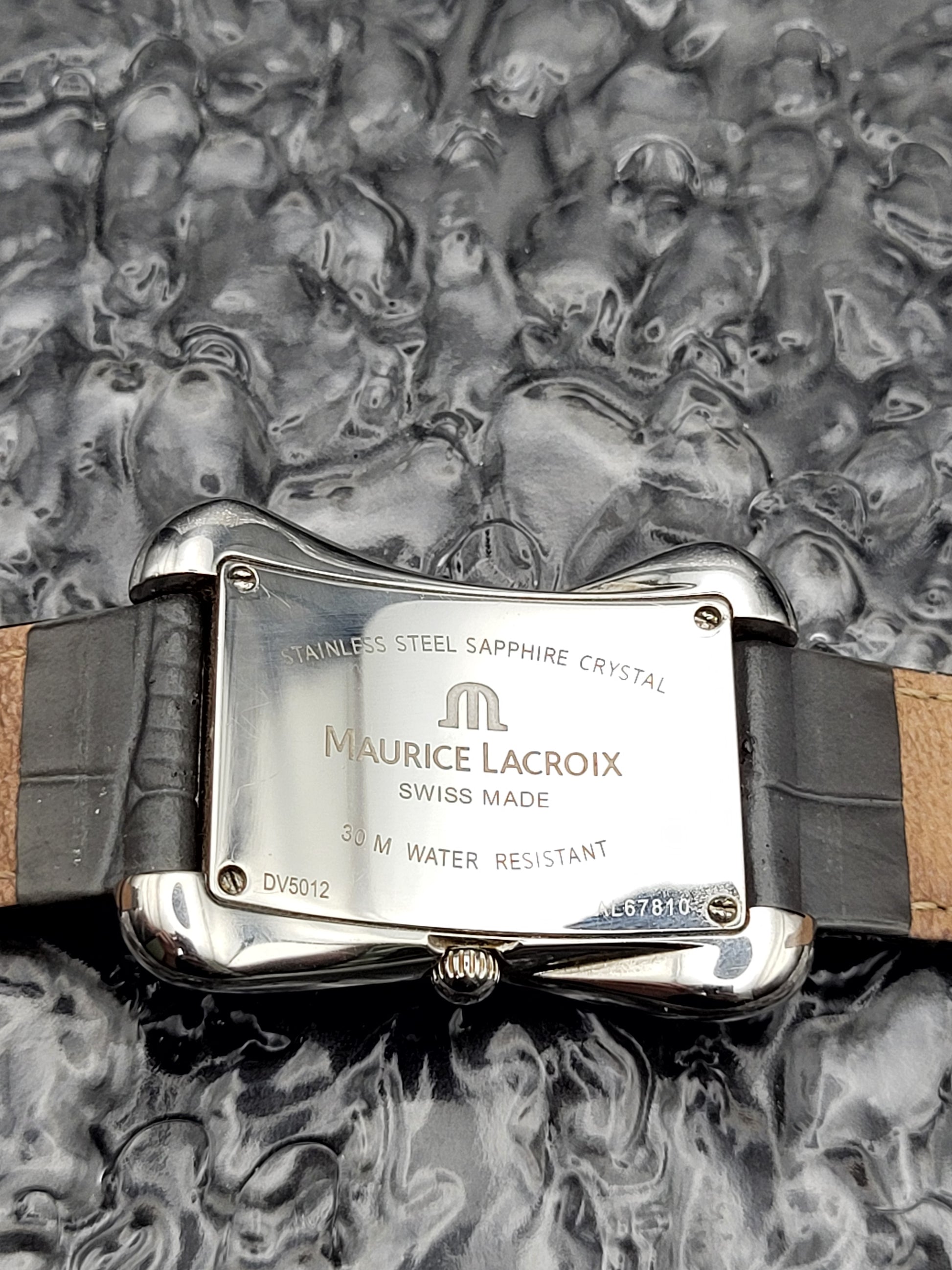 Maurice Lacroix Divina Tank - Ref. DV5012 - Quartz - Red Robin Watches