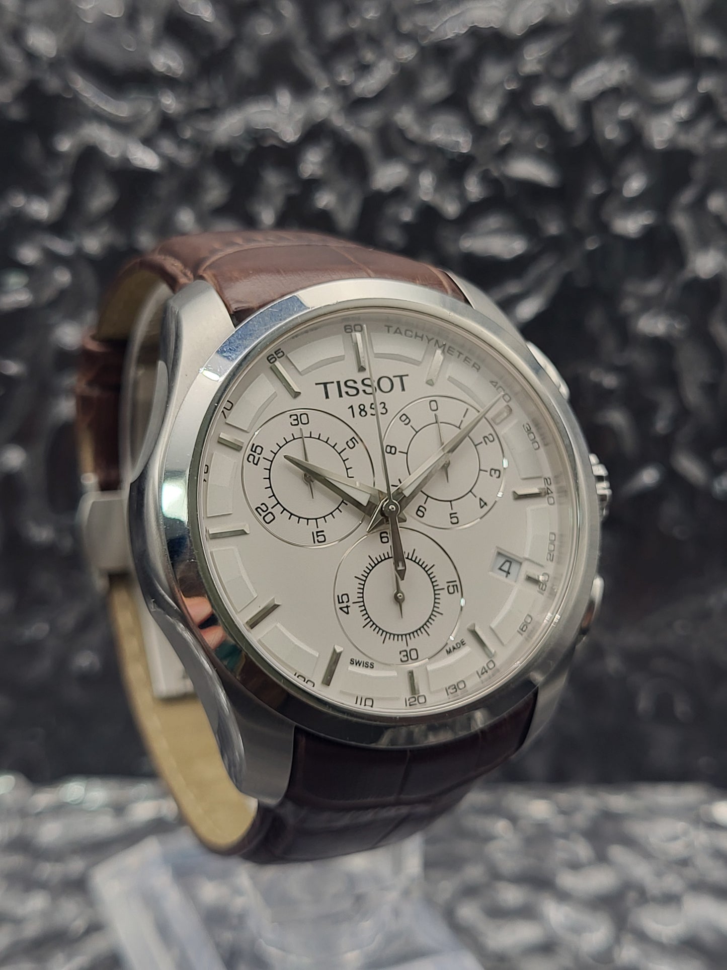 Tissot Couturier Chronograaf T035617 A - Full Set - Quartz - Red Robin Watches