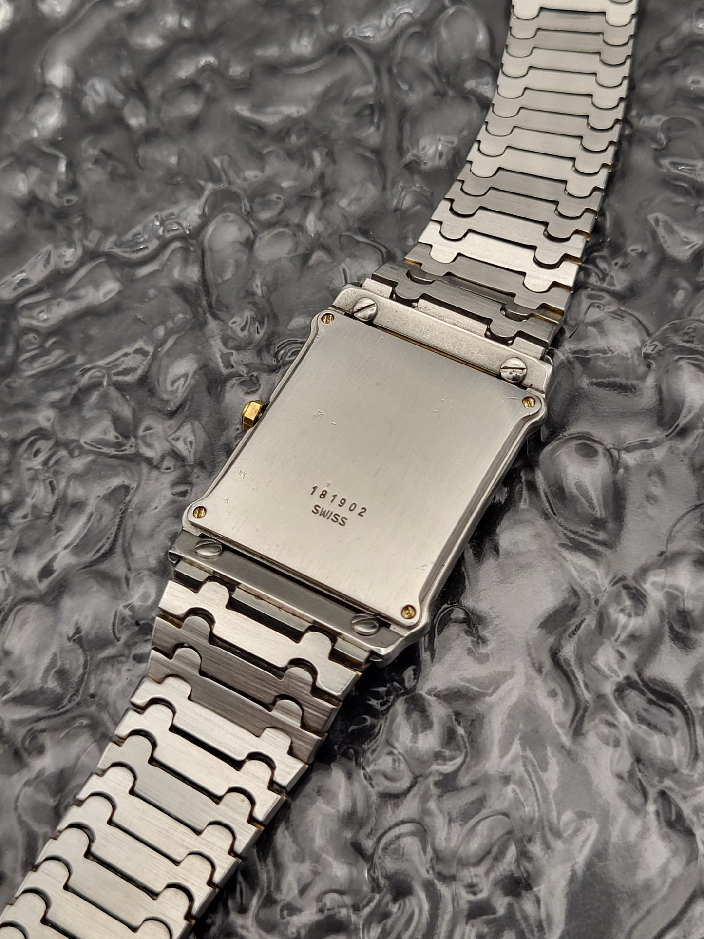 Ebel Tank - Ref. 181902 - Quartz - Goud en Staal