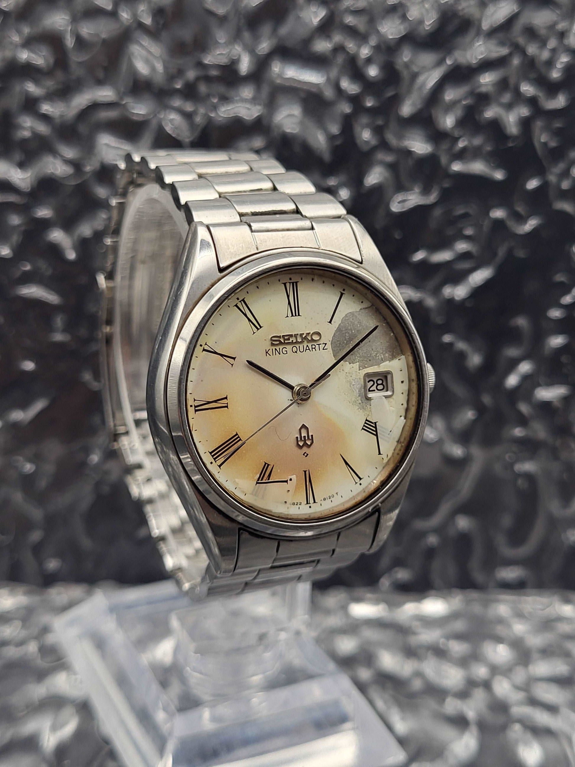 Seiko King Quartz - Ref. 4822-8110 - Date - Roman Numerals - Red Robin Watches