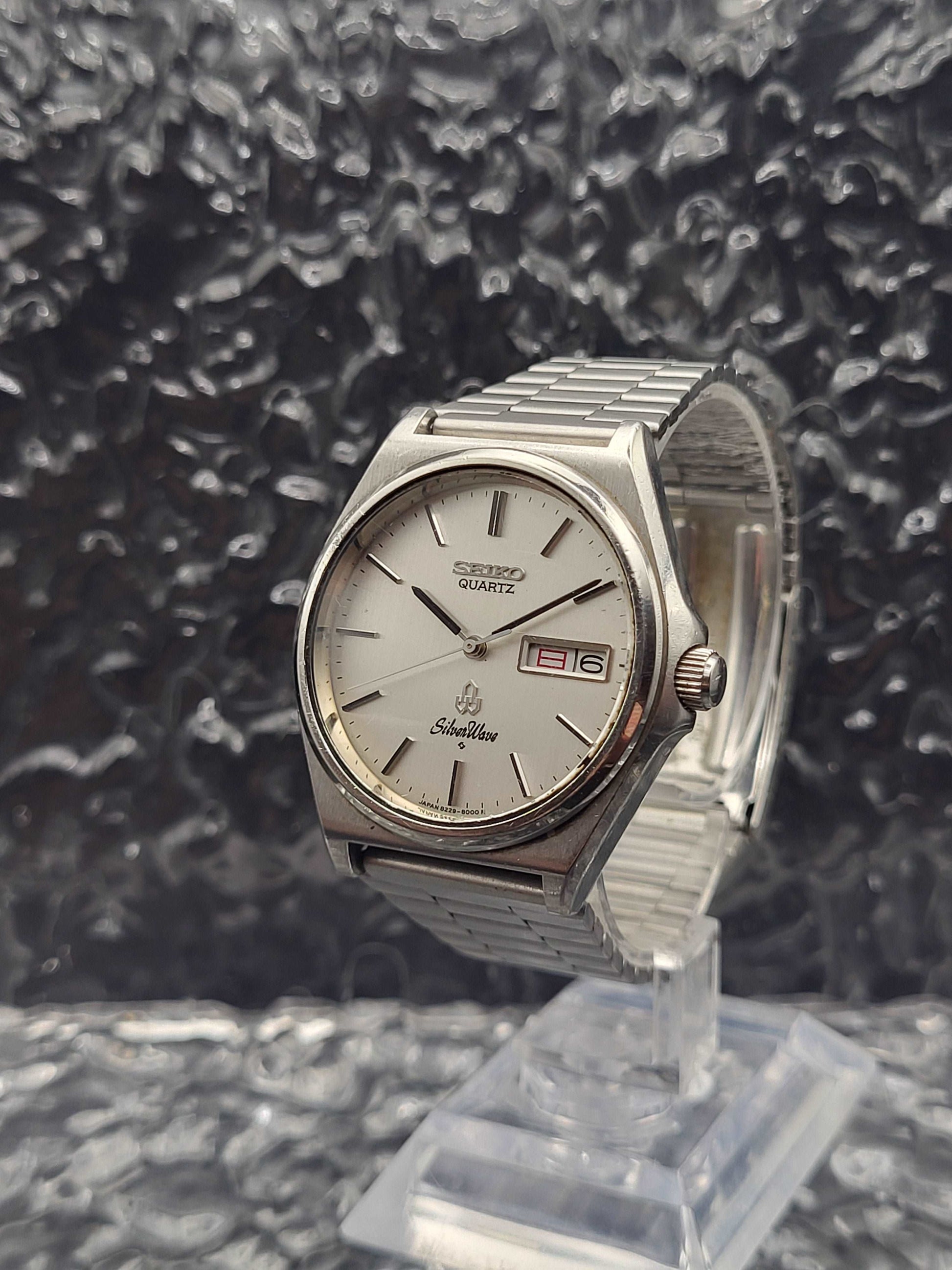 Seiko Silverwave - Ref. 8229-8000 - Quartz - Kanji Day Date - Red Robin Watches