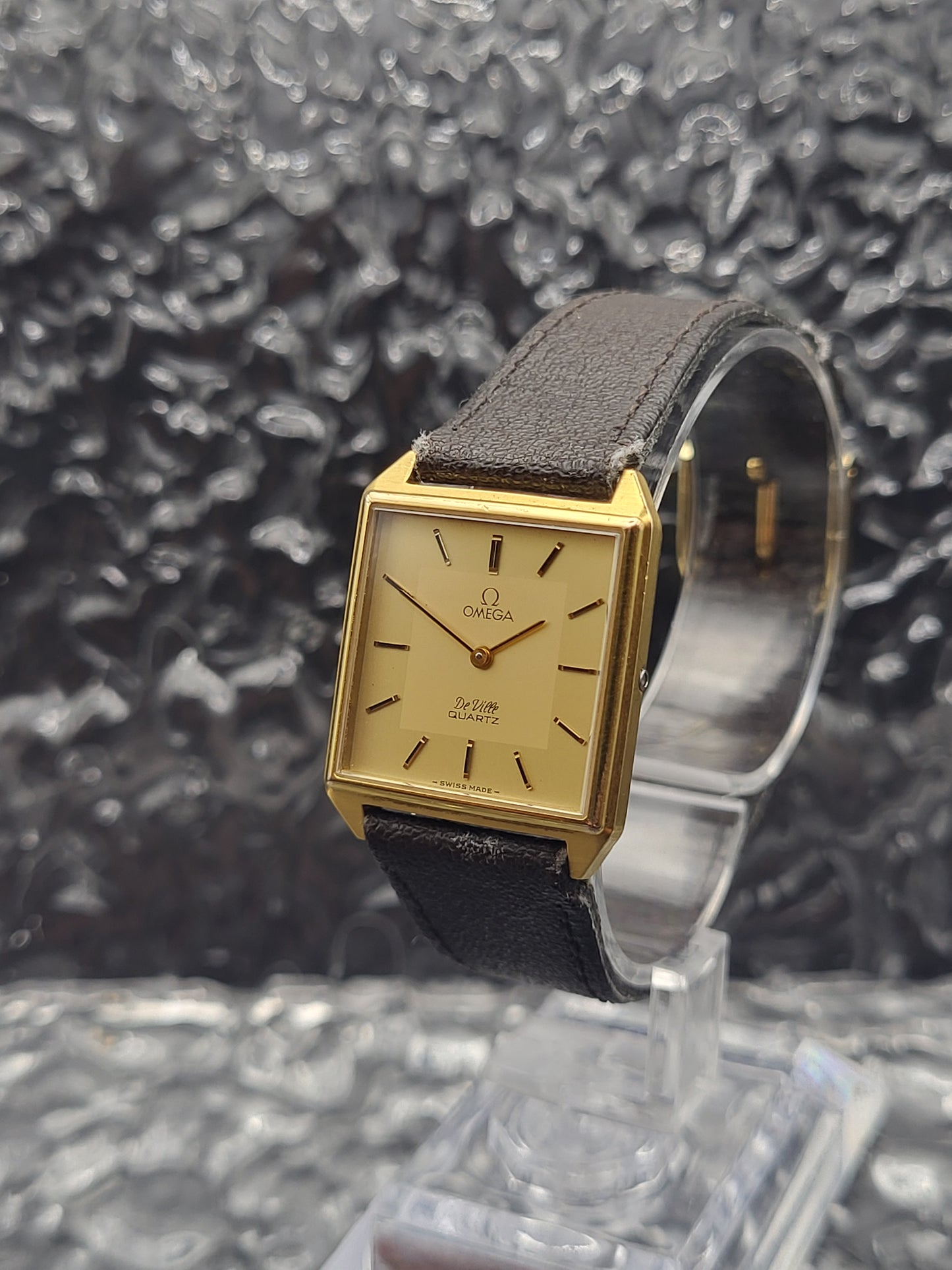 Omega DeVille - Ref. 591.0087 - Cal. 1365 - Quartz - Gold Plated - Red Robin Watches