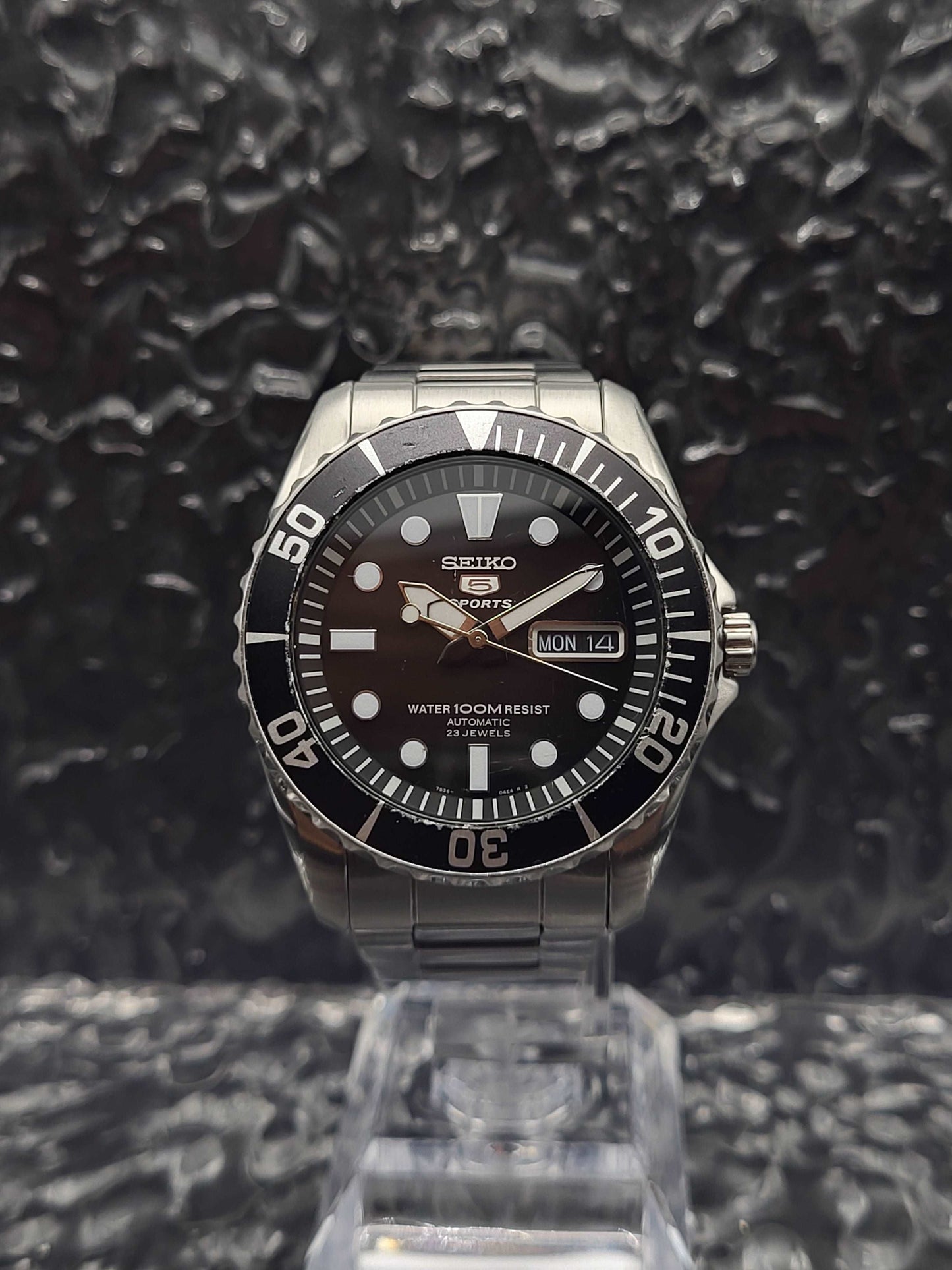 Seiko 5 Sports ‘Sea Urchin’ - Ref. SNZF17K1  - Automaat - 7S36-03C0 - Red Robin Watches